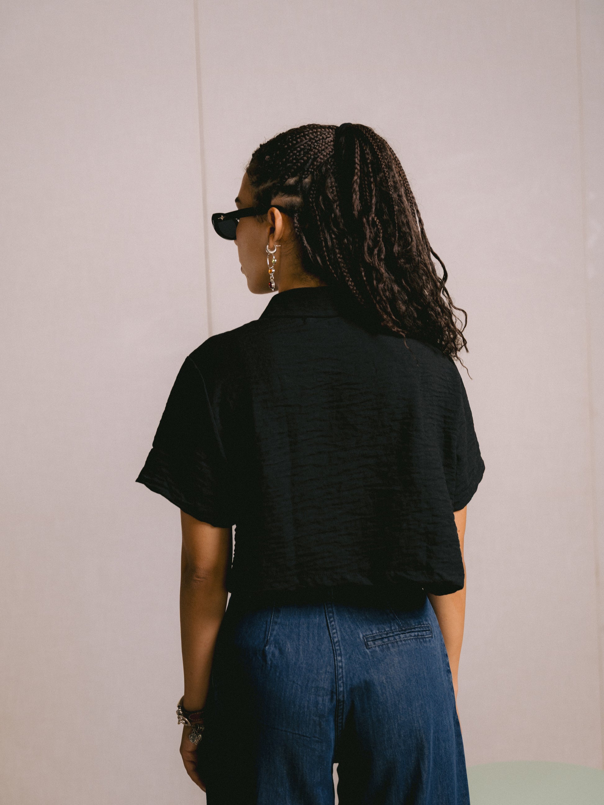 Black Capri Blend Crop